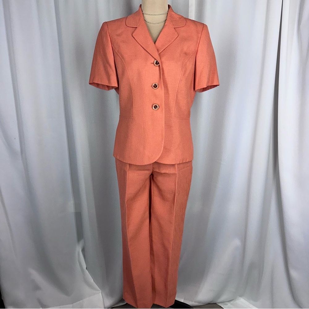 Le Suit Essentials 2 Piece Pant Suit Sz 8P Short Sleeve 3 Button Twill Office